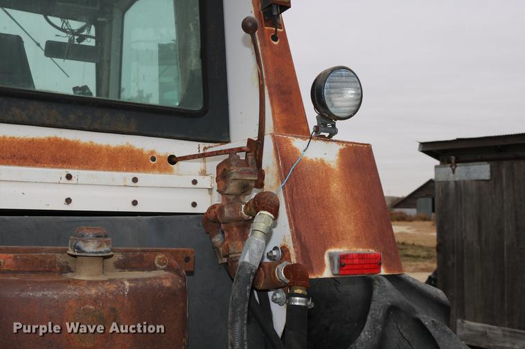 image for item DC3724 1975 Case 1175 tractor