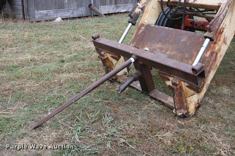 image for item DC3724 1975 Case 1175 tractor