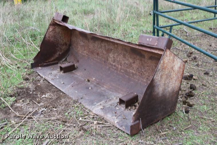 image for item DC3724 1975 Case 1175 tractor