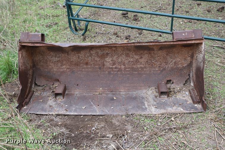 image for item DC3724 1975 Case 1175 tractor