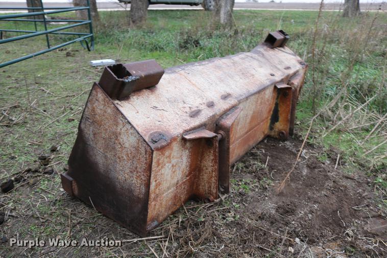 image for item DC3724 1975 Case 1175 tractor