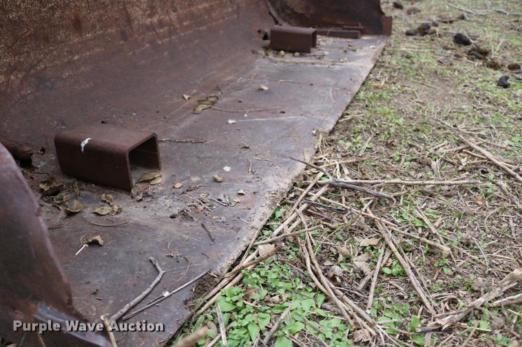 image for item DC3724 1975 Case 1175 tractor