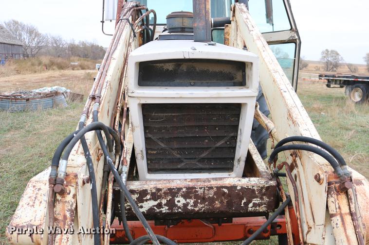 image for item DC3724 1975 Case 1175 tractor