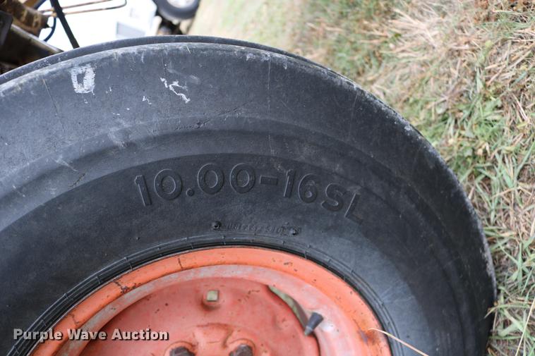 image for item DC3724 1975 Case 1175 tractor