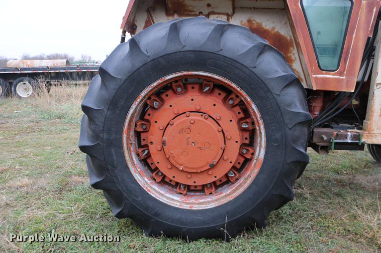 image for item DC3724 1975 Case 1175 tractor