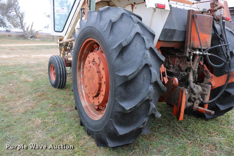 image for item DC3724 1975 Case 1175 tractor