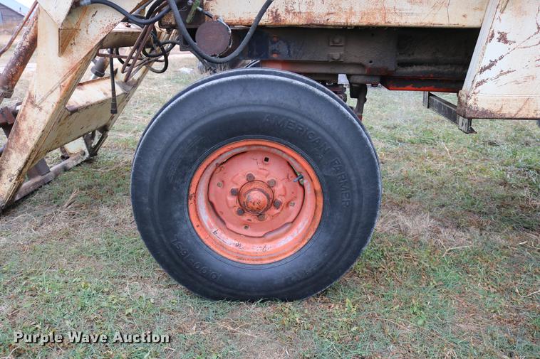 image for item DC3724 1975 Case 1175 tractor