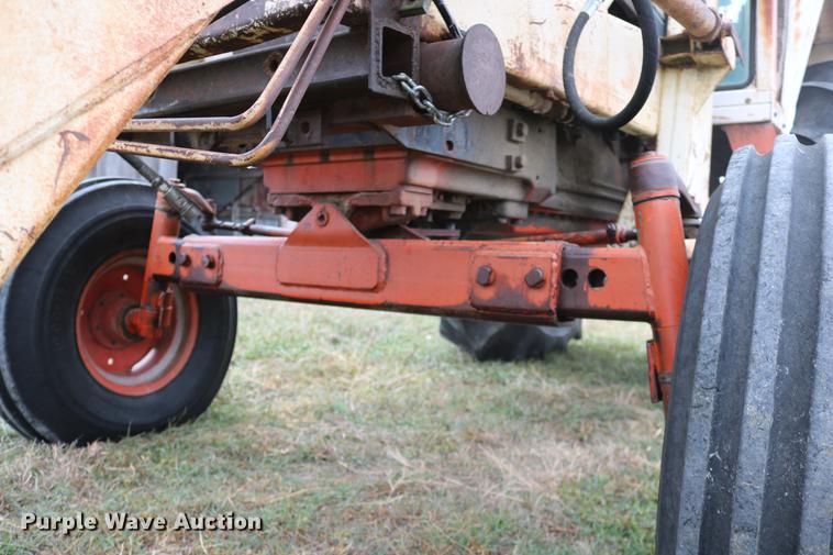 image for item DC3724 1975 Case 1175 tractor