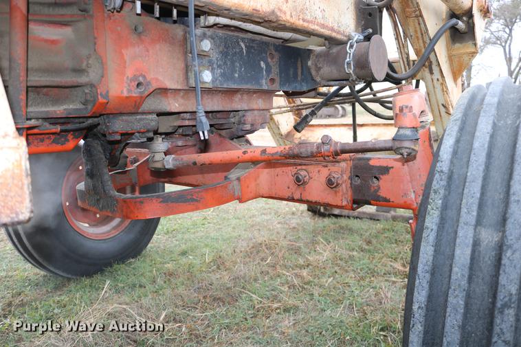 image for item DC3724 1975 Case 1175 tractor