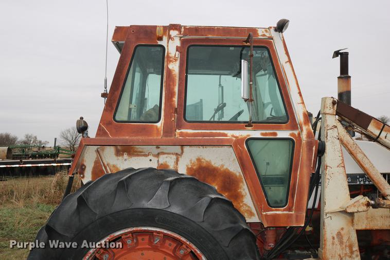 image for item DC3724 1975 Case 1175 tractor