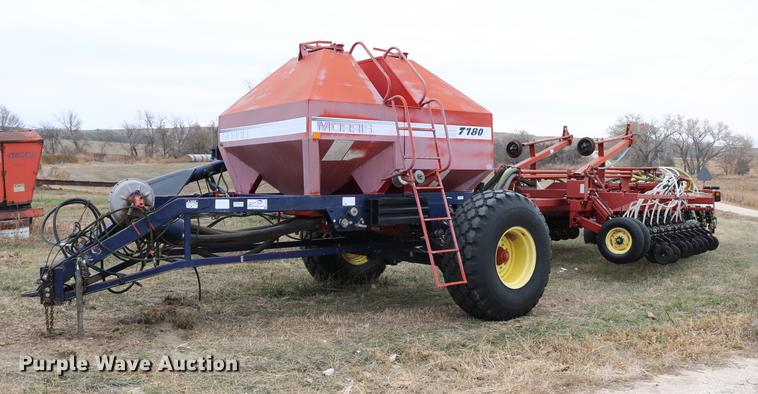 image for item DC3726 Sunflower 9130-40 no-till air seeder