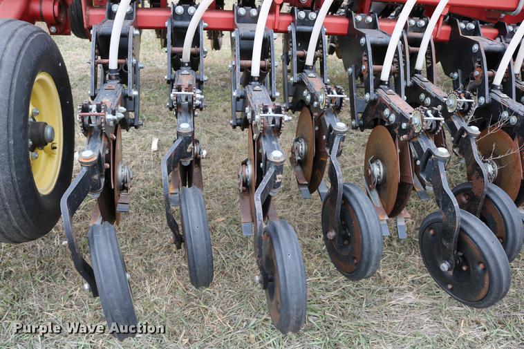 image for item DC3726 Sunflower 9130-40 no-till air seeder