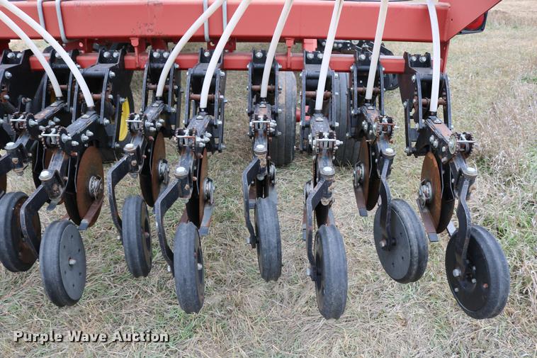image for item DC3726 Sunflower 9130-40 no-till air seeder