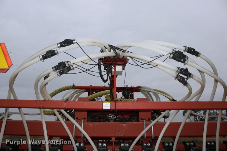 image for item DC3726 Sunflower 9130-40 no-till air seeder