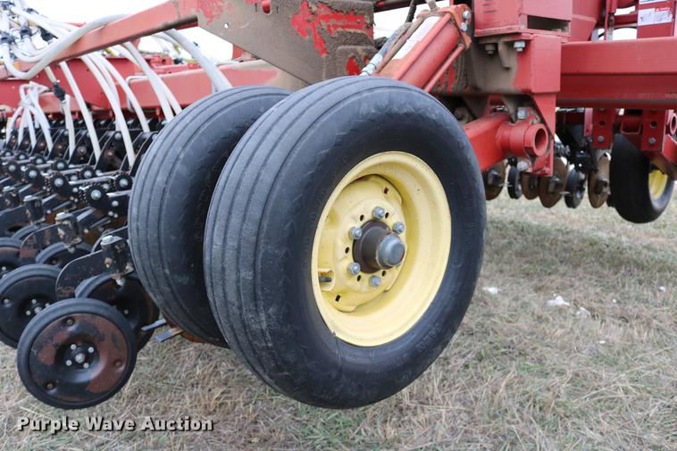 image for item DC3726 Sunflower 9130-40 no-till air seeder