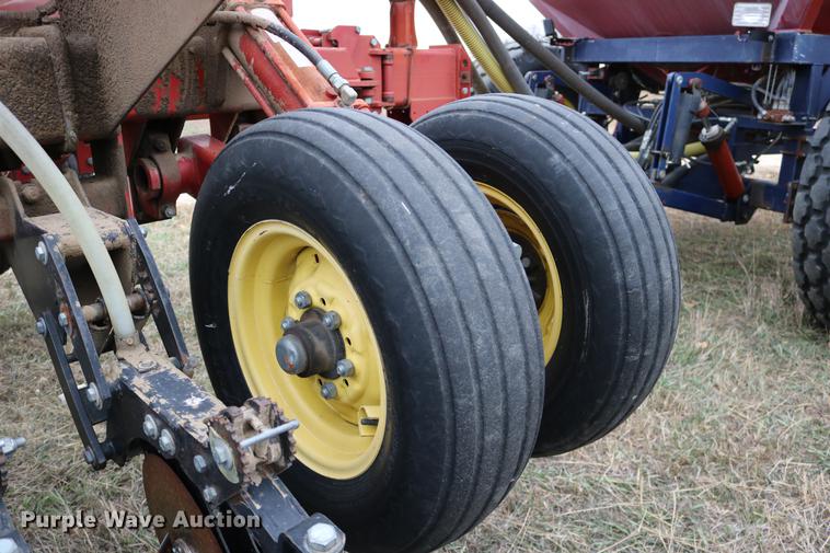 image for item DC3726 Sunflower 9130-40 no-till air seeder