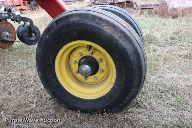 image for item DC3726 Sunflower 9130-40 no-till air seeder