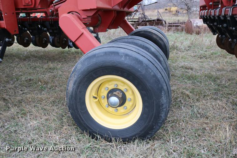 image for item DC3726 Sunflower 9130-40 no-till air seeder