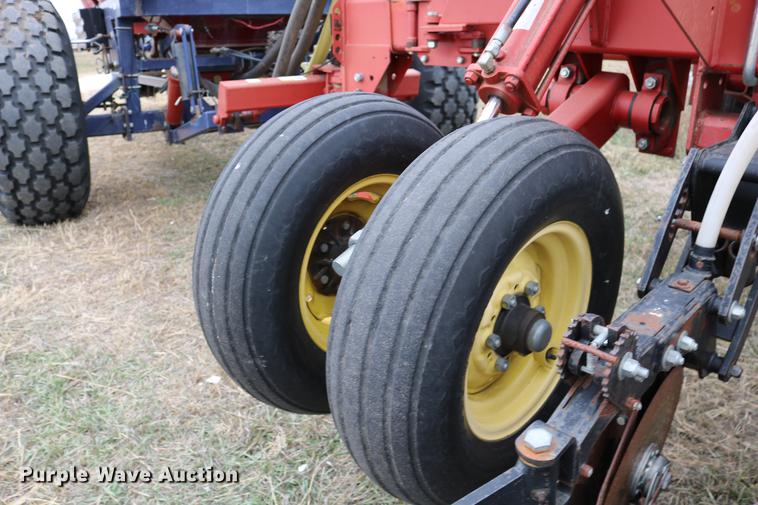 image for item DC3726 Sunflower 9130-40 no-till air seeder