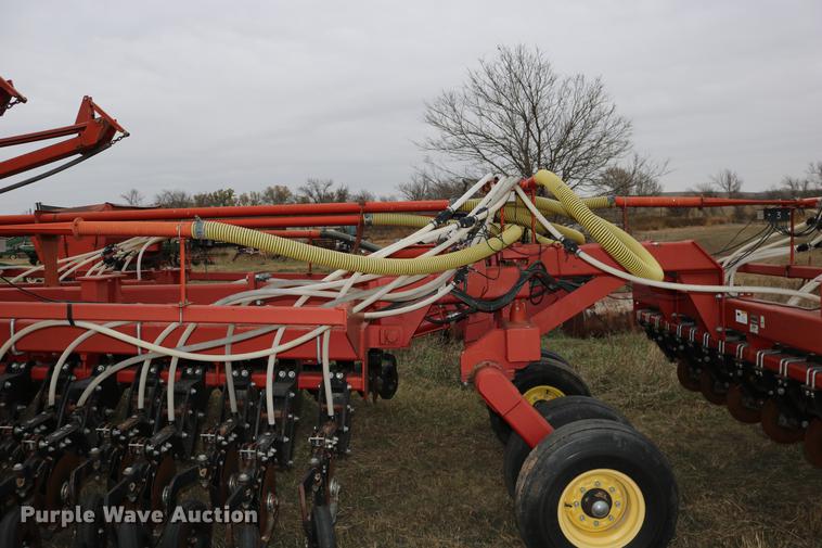 image for item DC3726 Sunflower 9130-40 no-till air seeder