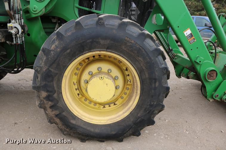 image for item DC3736 John Deere 7430 MFWD tractor
