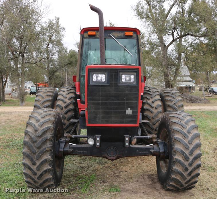 image for item DC3741 1984 International 5088 MFWD tractor