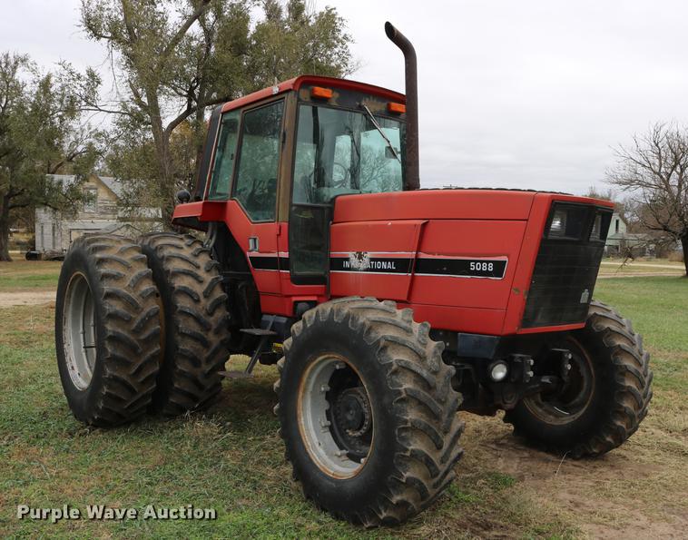 image for item DC3741 1984 International 5088 MFWD tractor