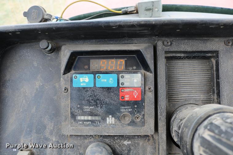 image for item DC3741 1984 International 5088 MFWD tractor