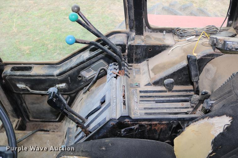 image for item DC3741 1984 International 5088 MFWD tractor