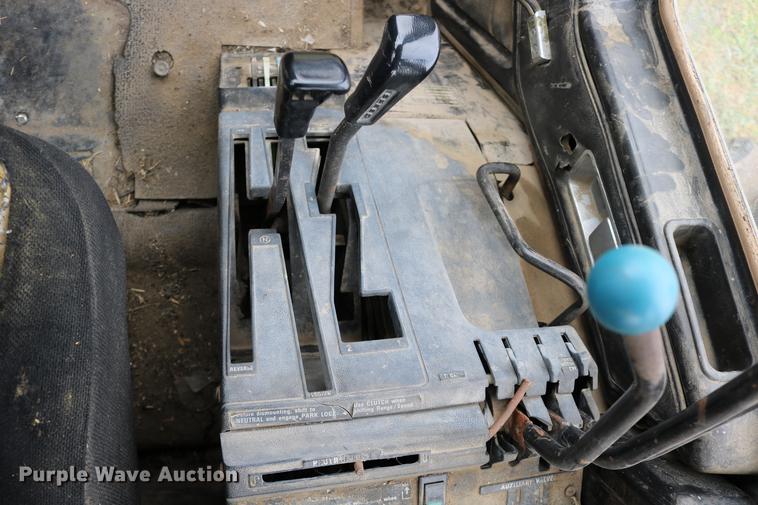 image for item DC3741 1984 International 5088 MFWD tractor