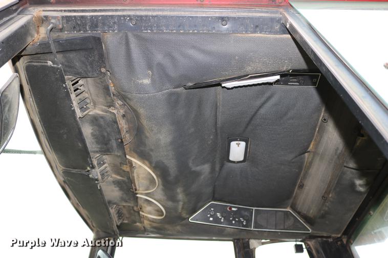 image for item DC3741 1984 International 5088 MFWD tractor