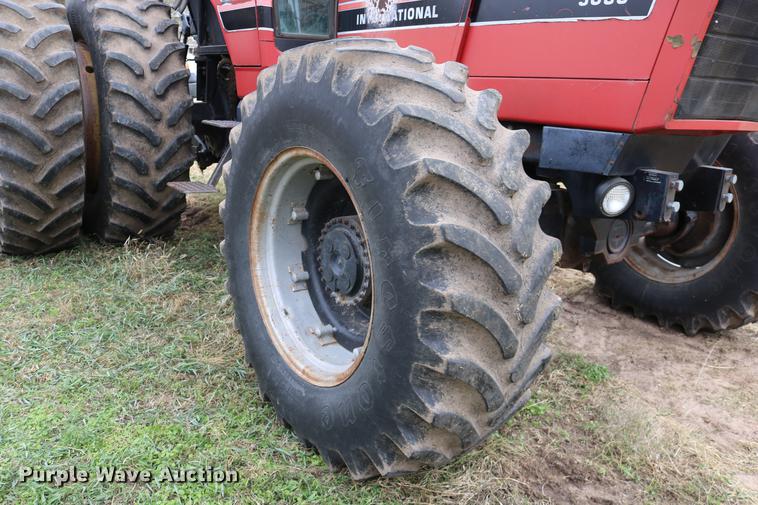 image for item DC3741 1984 International 5088 MFWD tractor