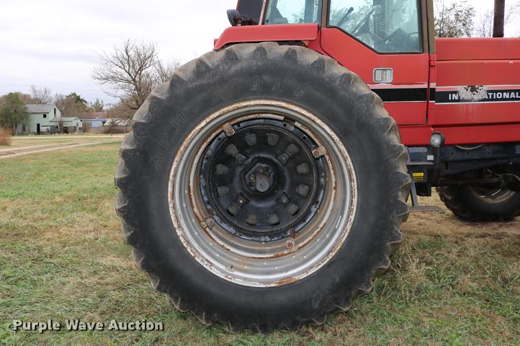 image for item DC3741 1984 International 5088 MFWD tractor