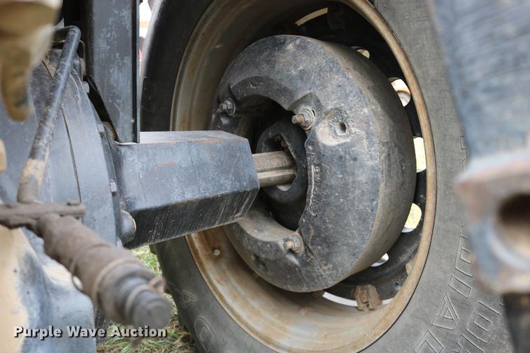 image for item DC3741 1984 International 5088 MFWD tractor