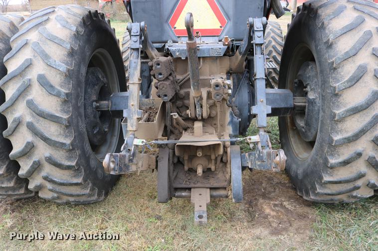 image for item DC3741 1984 International 5088 MFWD tractor