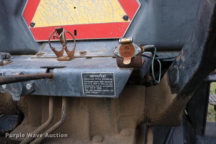 image for item DC3741 1984 International 5088 MFWD tractor