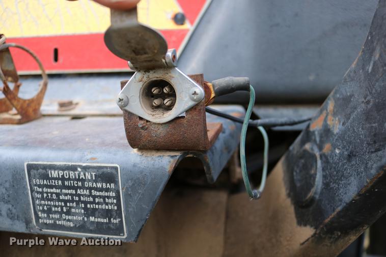 image for item DC3741 1984 International 5088 MFWD tractor