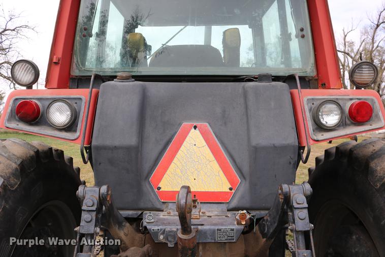 image for item DC3741 1984 International 5088 MFWD tractor