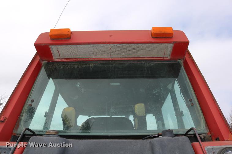 image for item DC3741 1984 International 5088 MFWD tractor