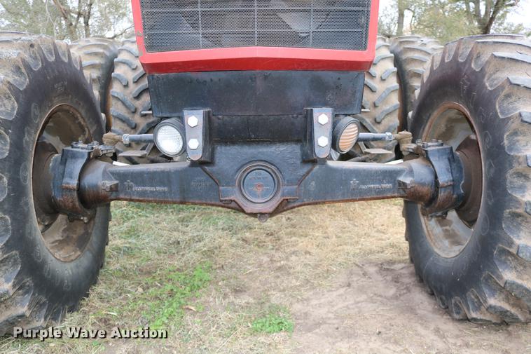 image for item DC3741 1984 International 5088 MFWD tractor