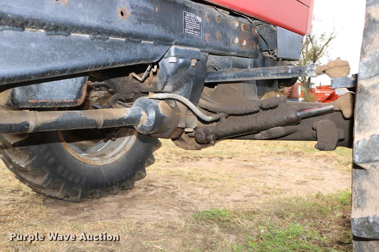 image for item DC3741 1984 International 5088 MFWD tractor