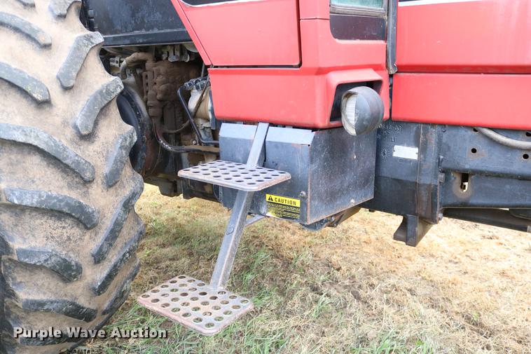 image for item DC3741 1984 International 5088 MFWD tractor