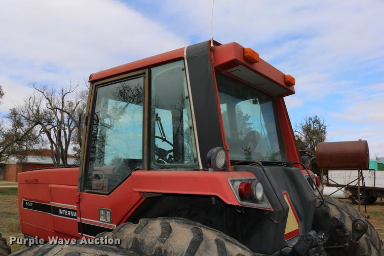 image for item DC3741 1984 International 5088 MFWD tractor