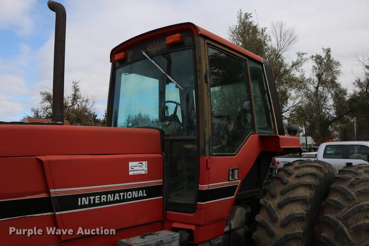image for item DC3741 1984 International 5088 MFWD tractor