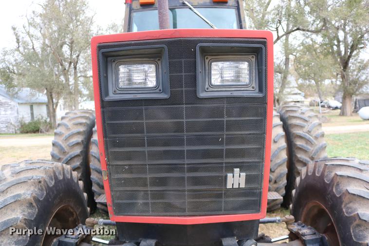 image for item DC3741 1984 International 5088 MFWD tractor