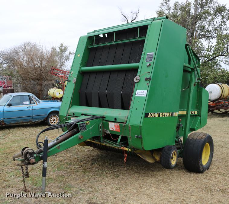 image for item DC3743 1990 John Deere 535 round baler