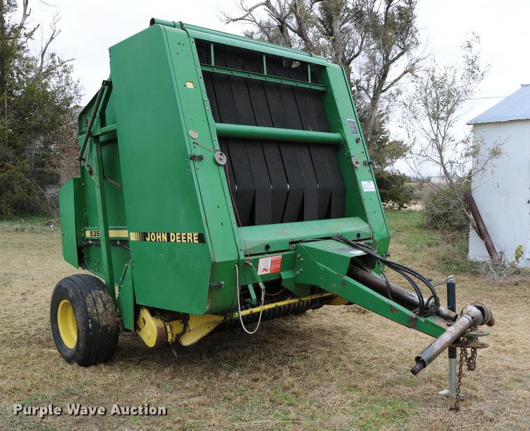 image for item DC3743 1990 John Deere 535 round baler