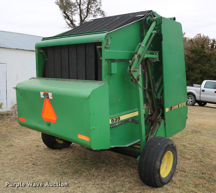 image for item DC3743 1990 John Deere 535 round baler