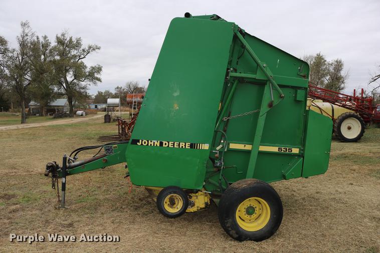 image for item DC3743 1990 John Deere 535 round baler