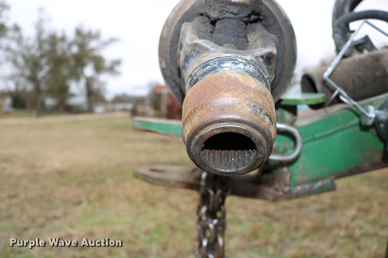 image for item DC3743 1990 John Deere 535 round baler